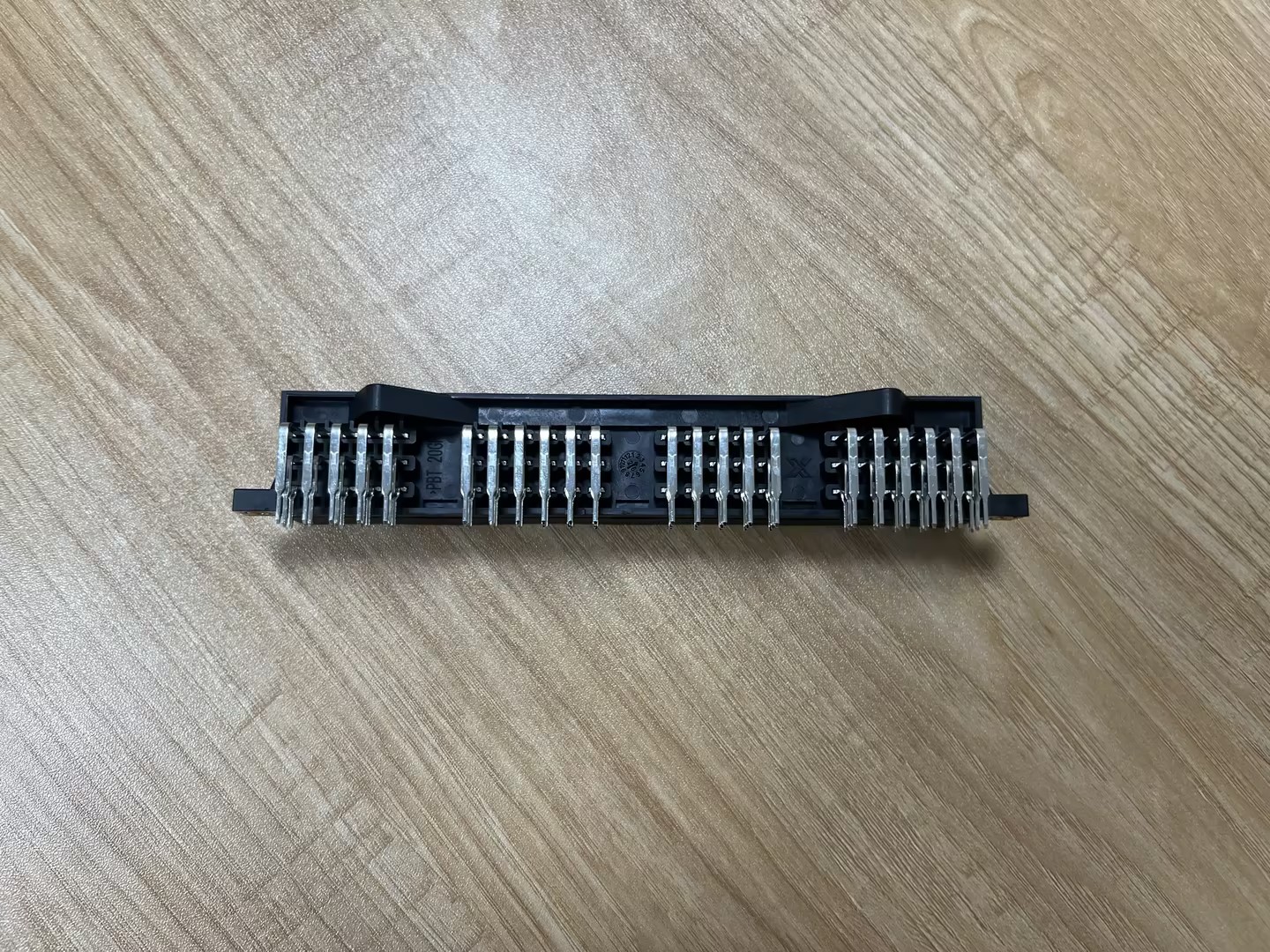 64Pin防水连接器